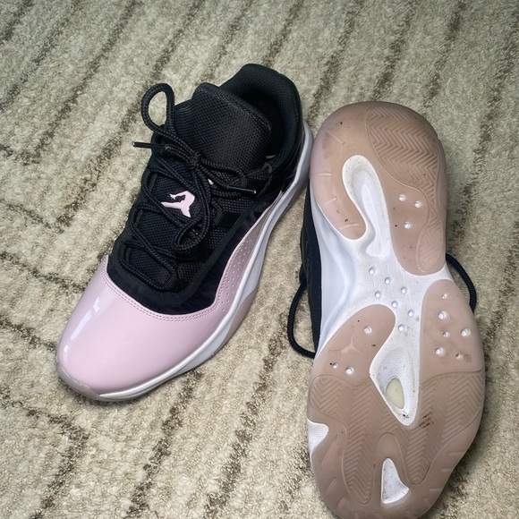 Women’s Air Jordan 11 CMFT Low Black and Lavender Sneakers Size 9 - Picture 10 of 11